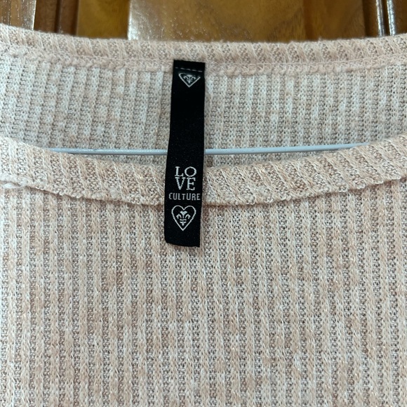 🎁Peach pretty top with lace bottom - Picture 2 of 3